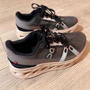 On Clouds Women's Gray and Beige Athletic Shoes